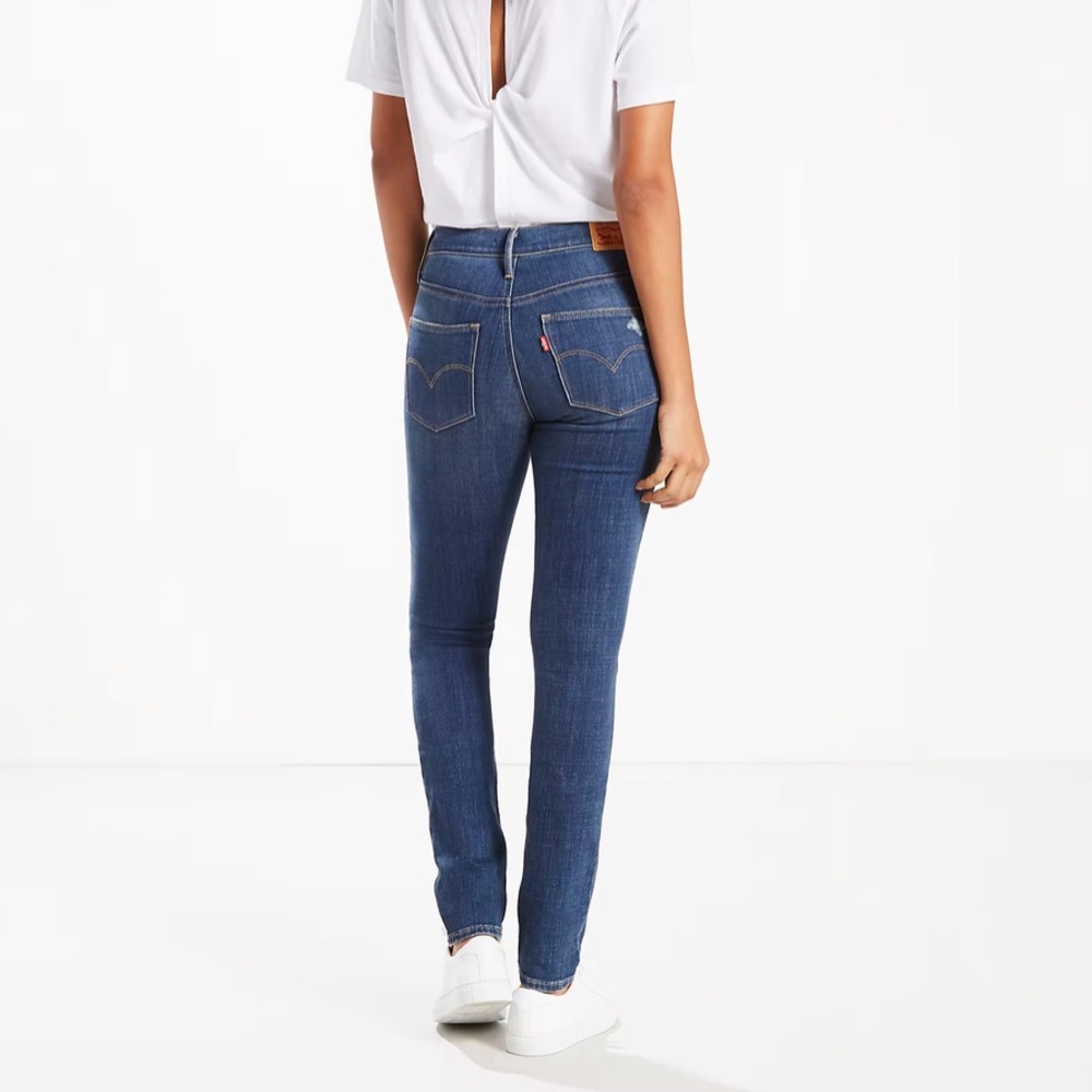 Levi’s Slimming Jeans - Picture 3 of 5